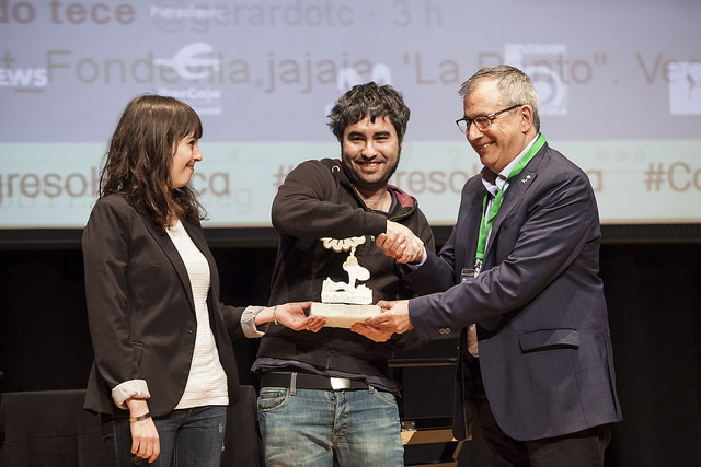 Gerardo Tec recoge el Premio Blasillo de Huesca en la clausura del Congreso